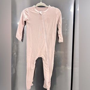 Kyte Baby Zippered Romper in Blush Size 6-12 Months